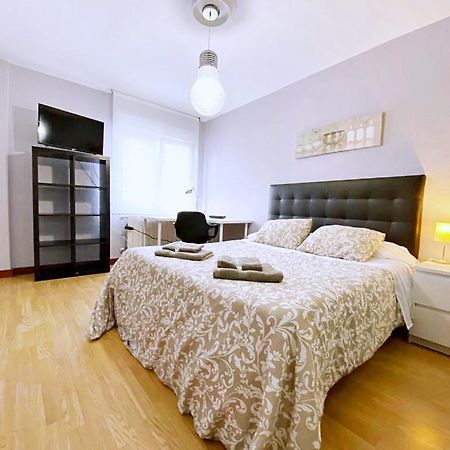 Apartamentos Milán 1 wifi y parking gratuito Oviedo Bagian luar foto